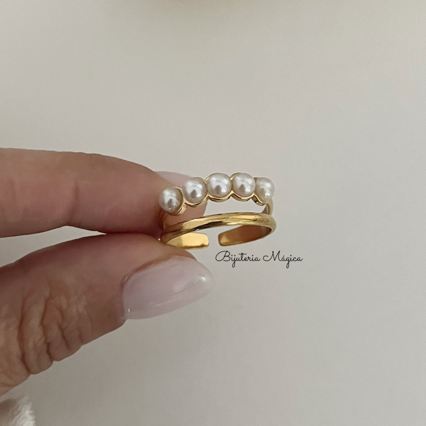 Linear Pearl Ring