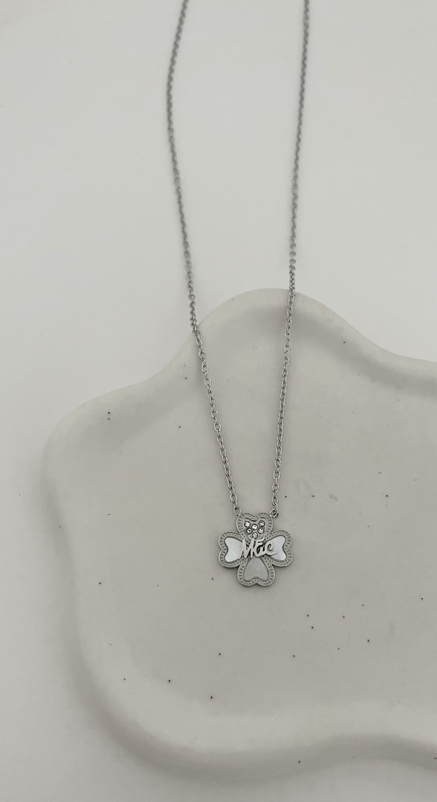 Mother Clover Necklace