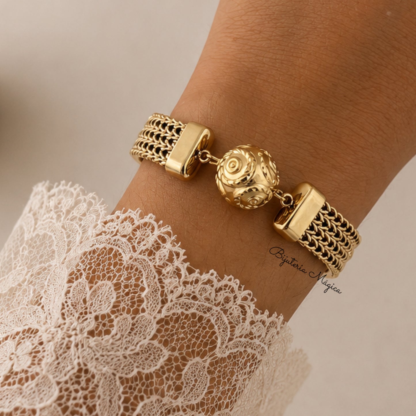 Pulseira Bola de Viana Dourada
