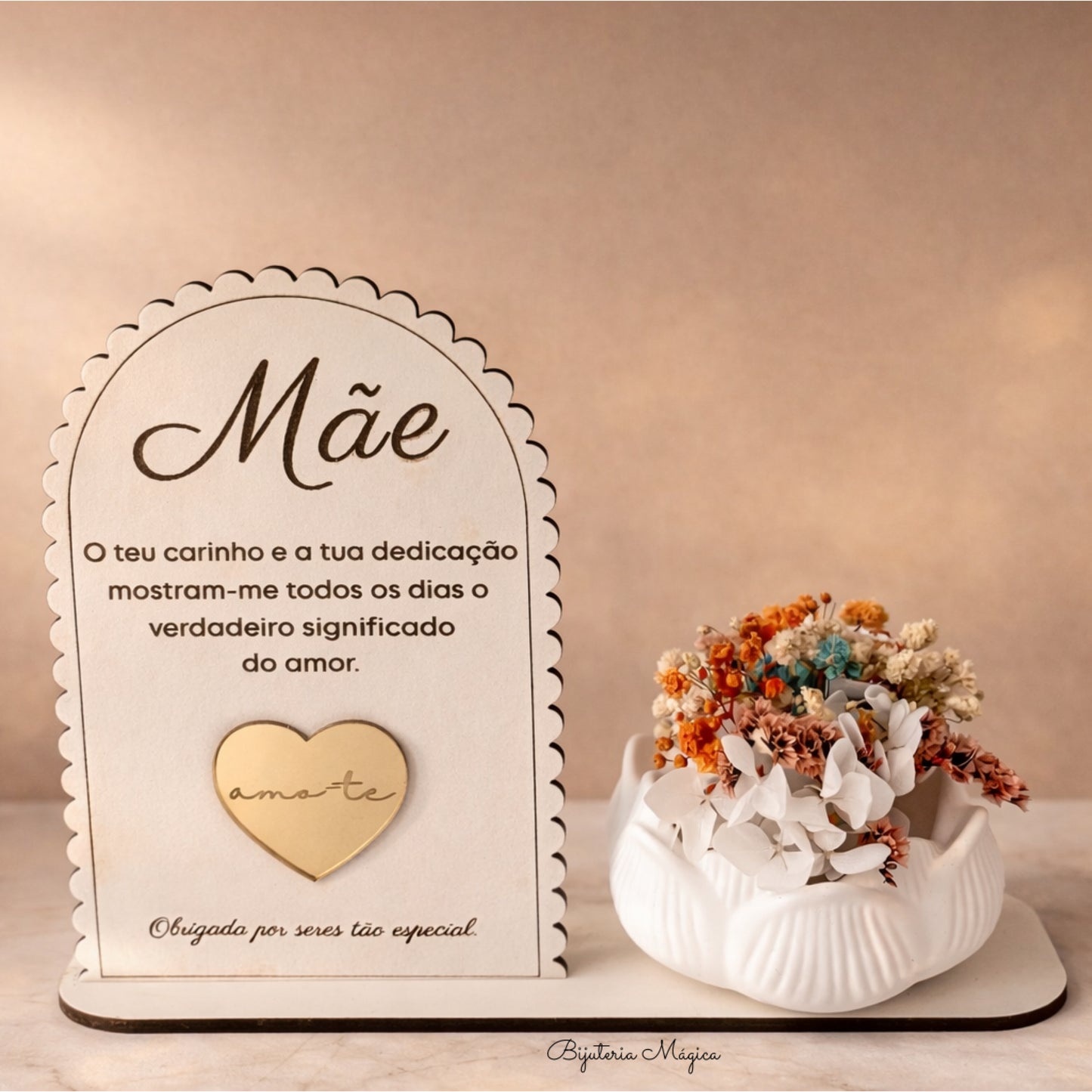 Placa Decorativa Mãe com Vaso em Gesso e Flores