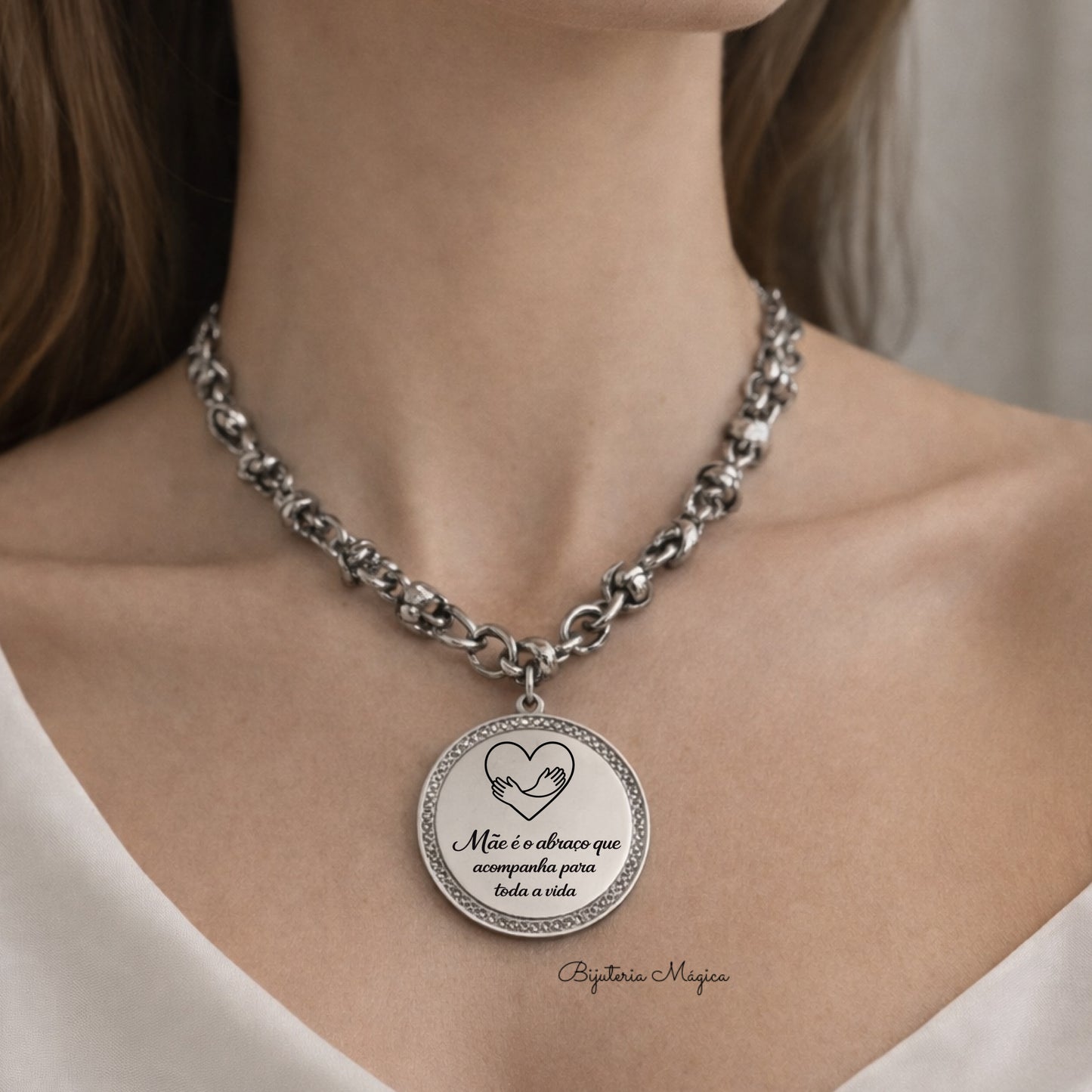 Colar Medalha Mãe Abraço