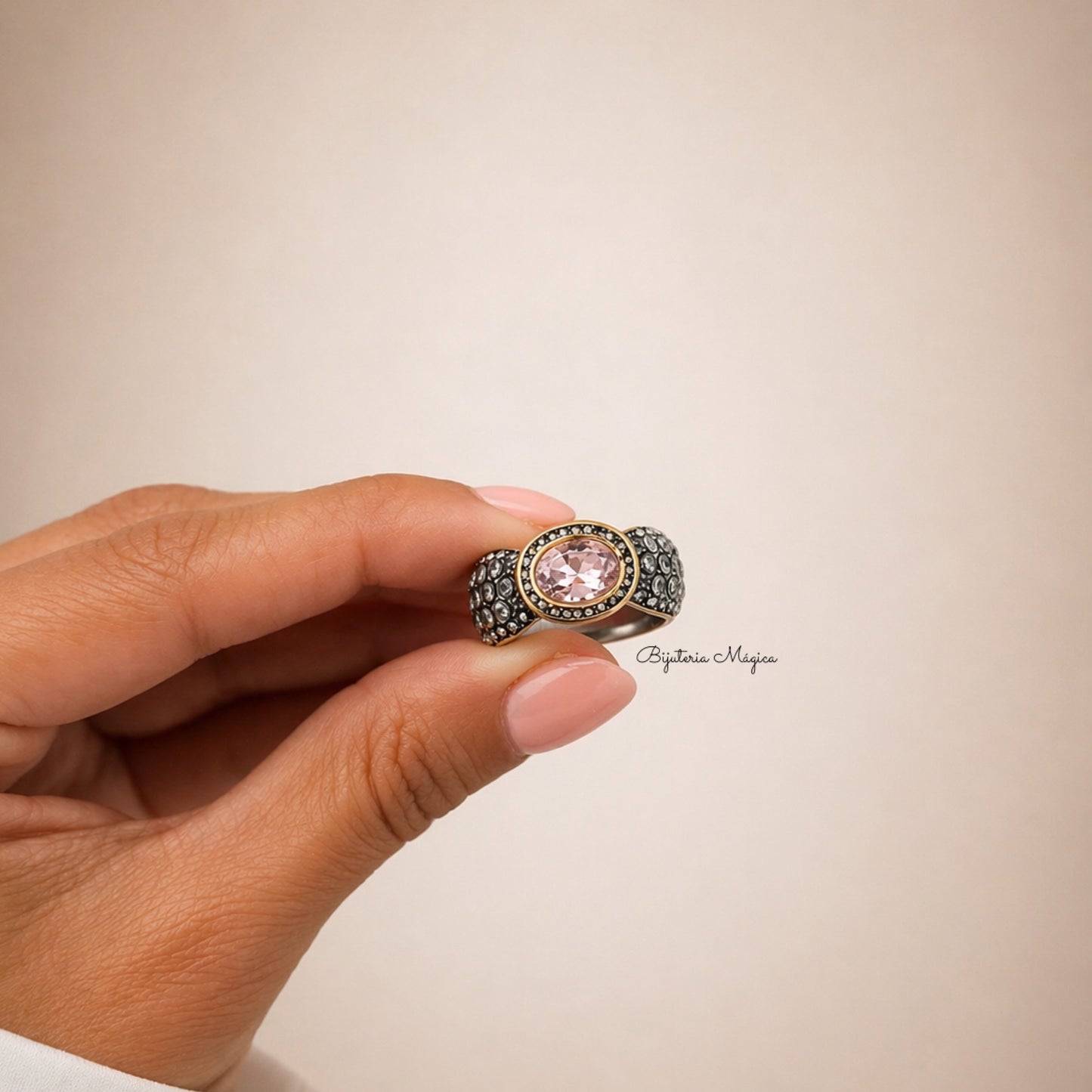 Anel Pedra Rosa Elegante