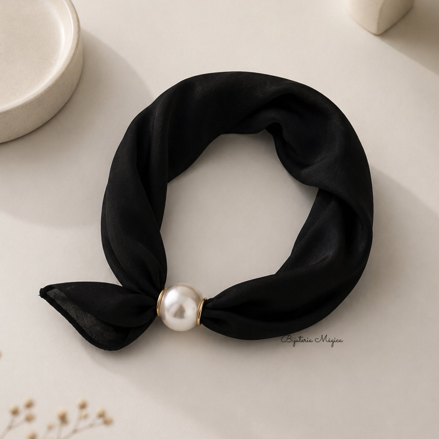 Lenço Elegance Preto com Pérola Magnética