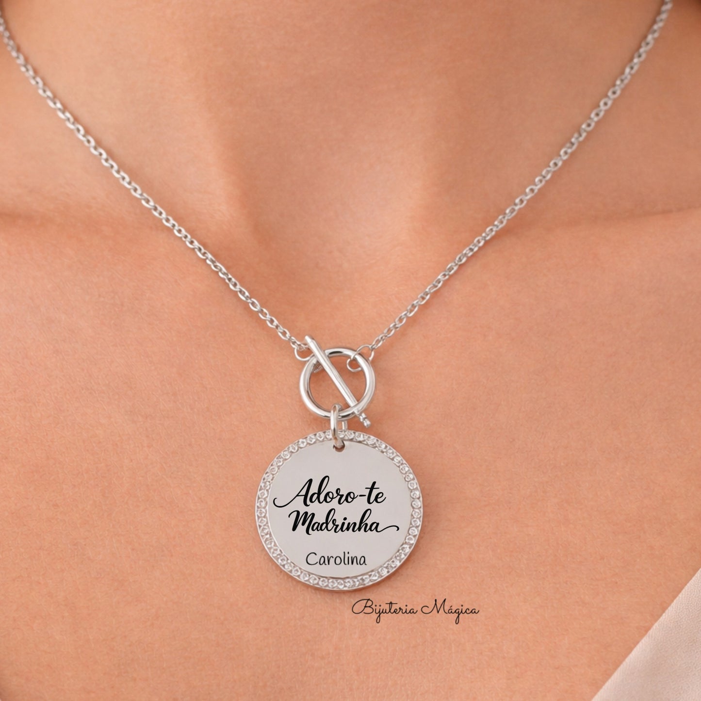 Colar Madrinha Medalha Brilhante Prateada em Aço Inoxidável