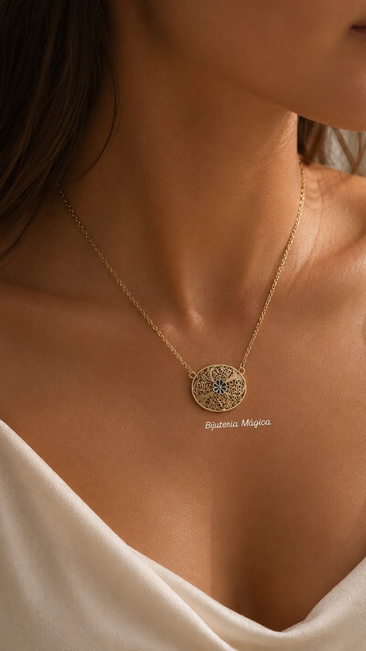 Colar Medalha Filigrana em Aço