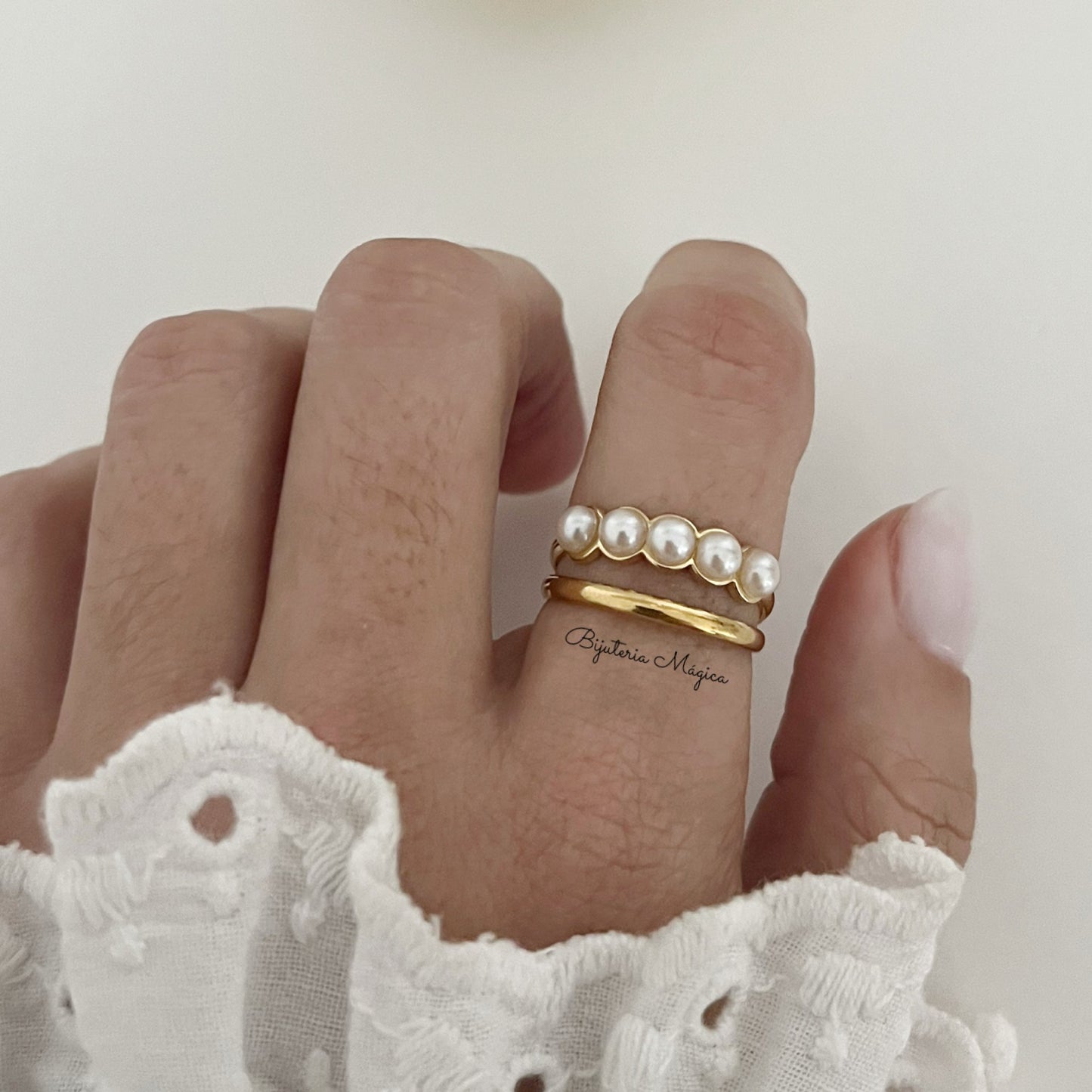 Linear Pearl Ring