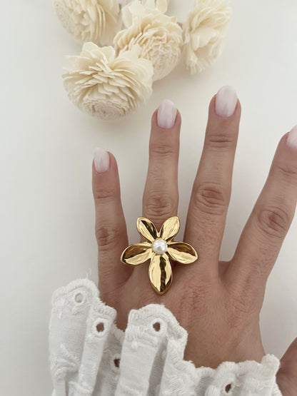 Anel Flor de Pérola Dourada