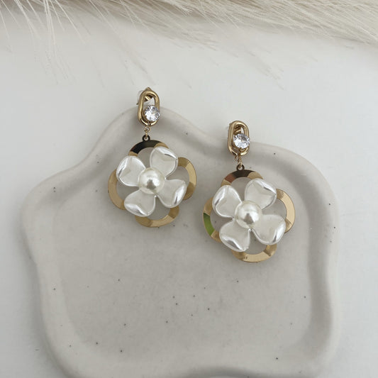 Brincos Flor Pérola Luxe