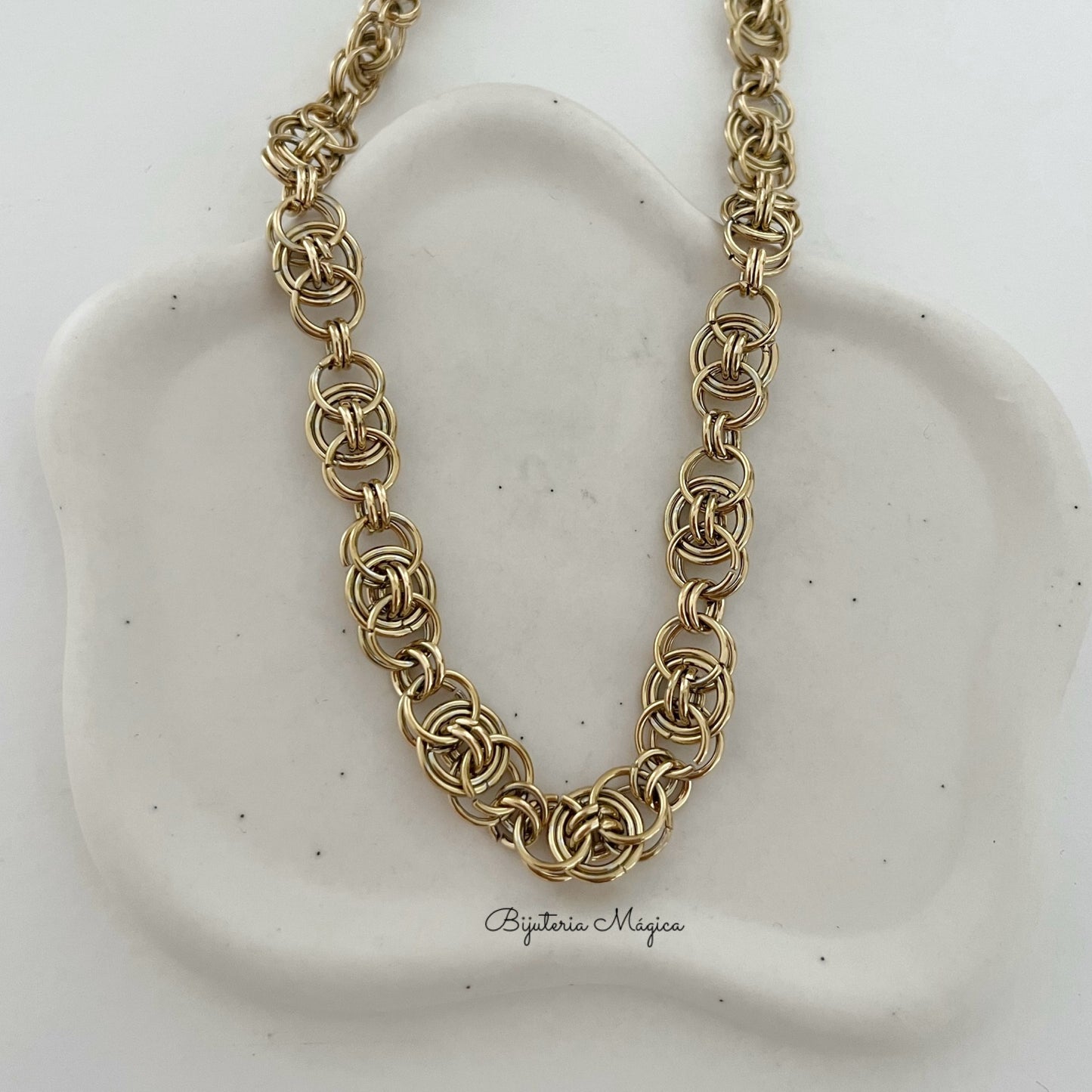 Colar Elos Entrelaçados Dourado