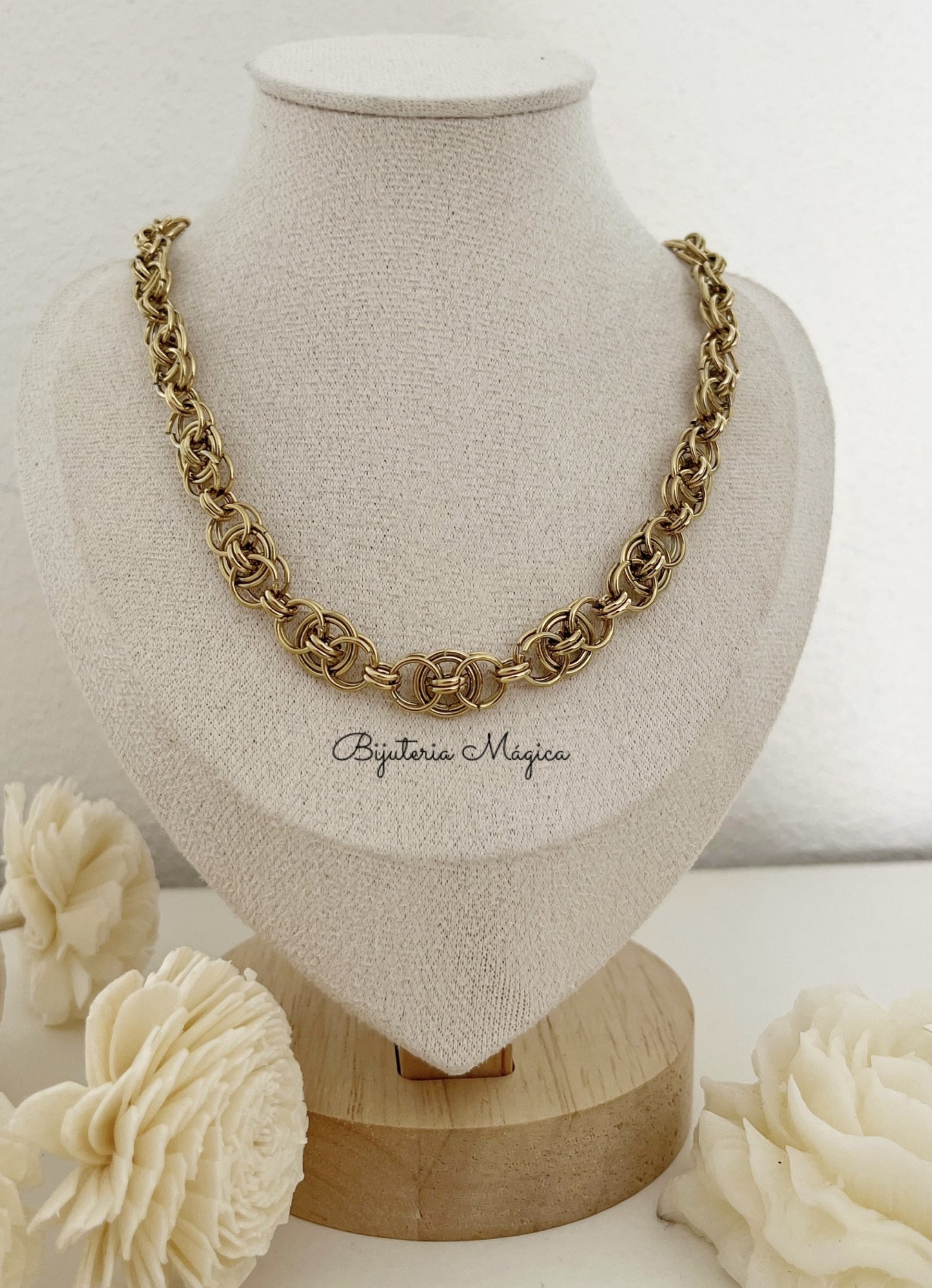 Colar Elos Entrelaçados Dourado