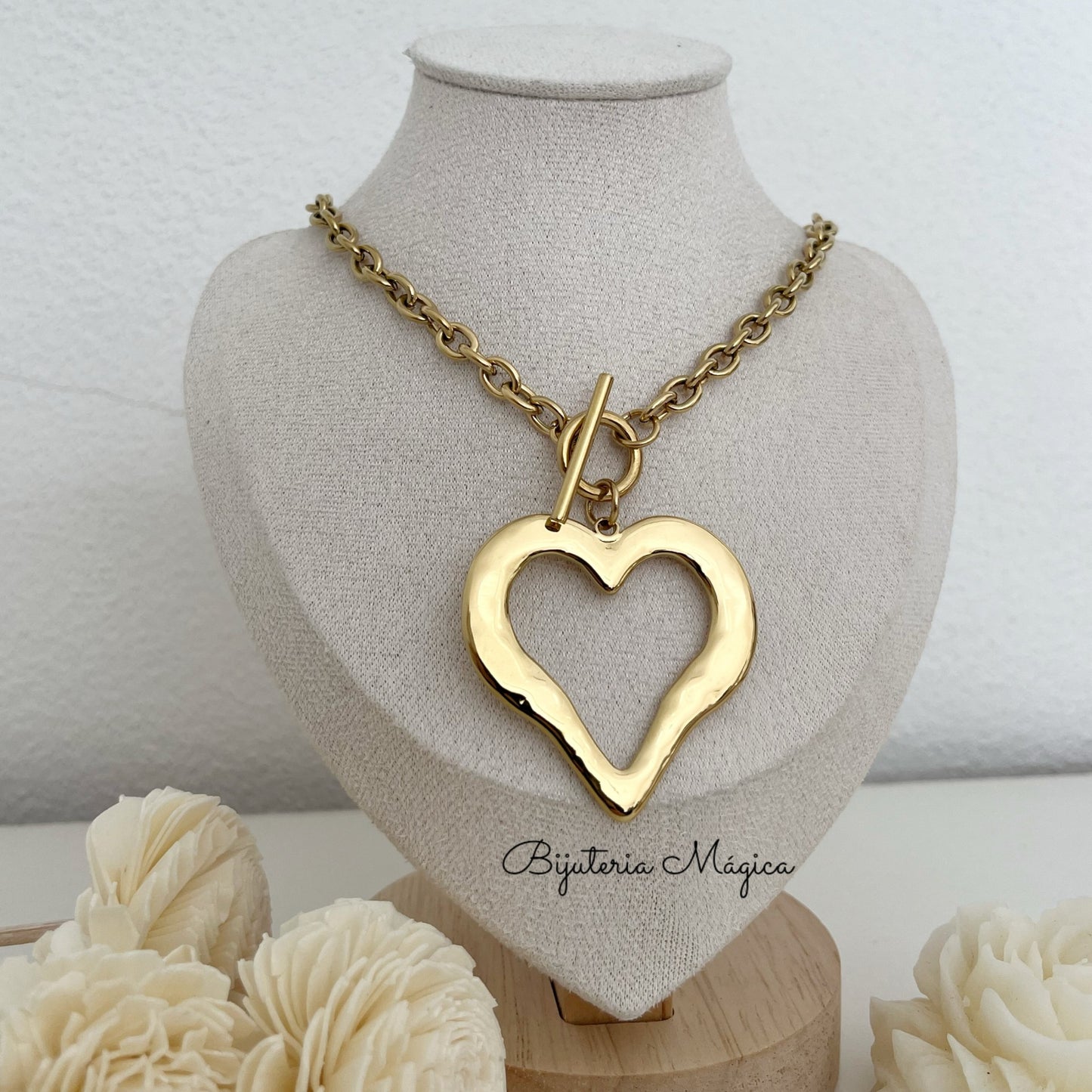 Colar Coração Dourado Maxi