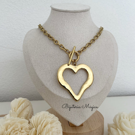 Colar Coração Dourado Maxi