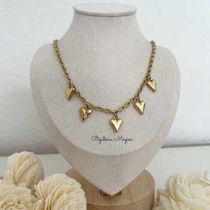Colar Dourado com Corações Pendentes