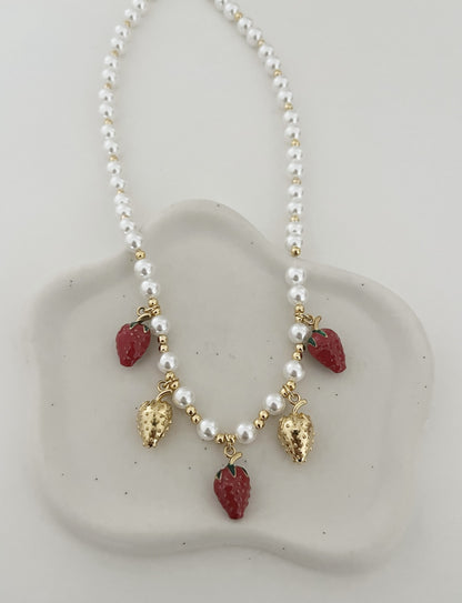 Colar Strawberry Pearl