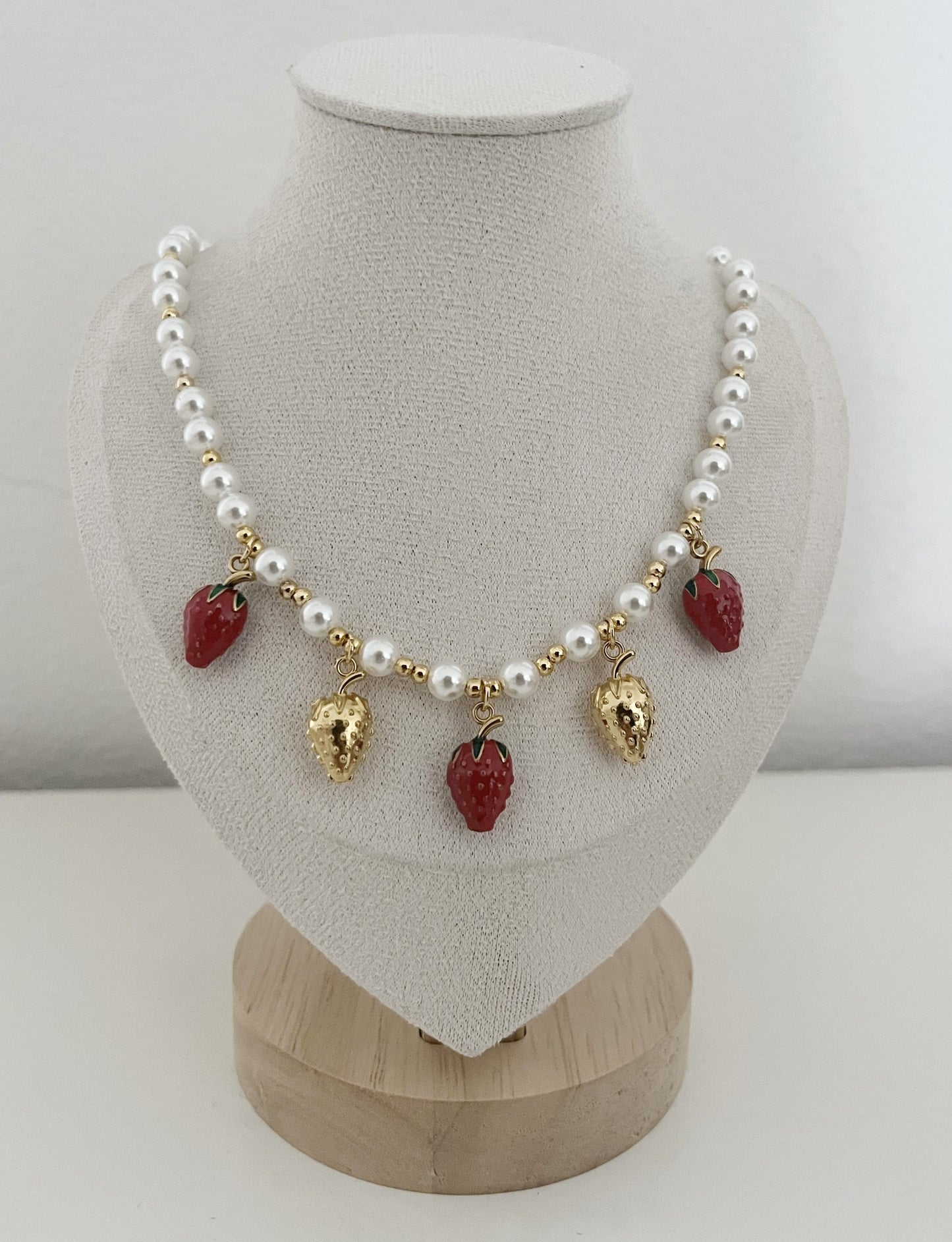 Colar Strawberry Pearl
