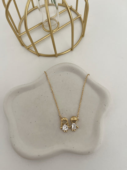 Colar Menina e Menino Dourado
