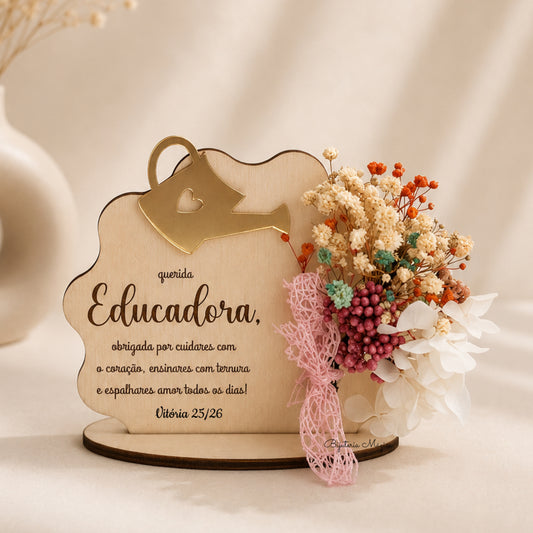 Placa Decorativa Personalizada com Flores Naturais – Educadora