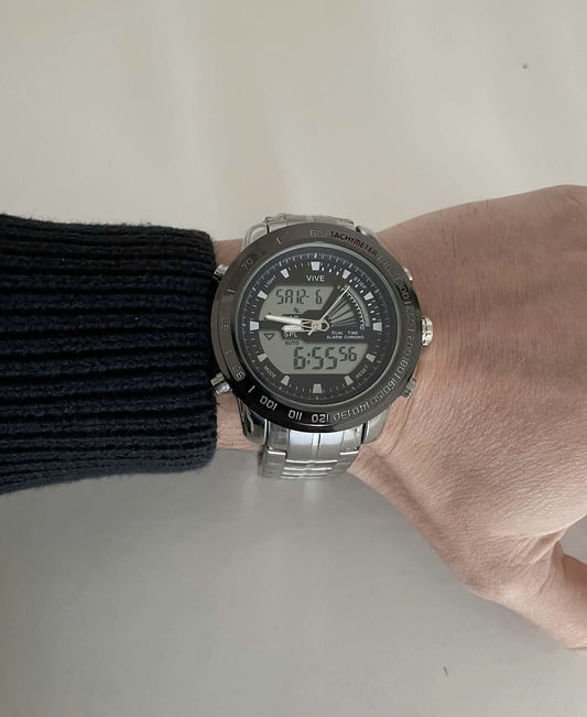 Relógio Analógico e Digital de Homem com Bracelete em Aço