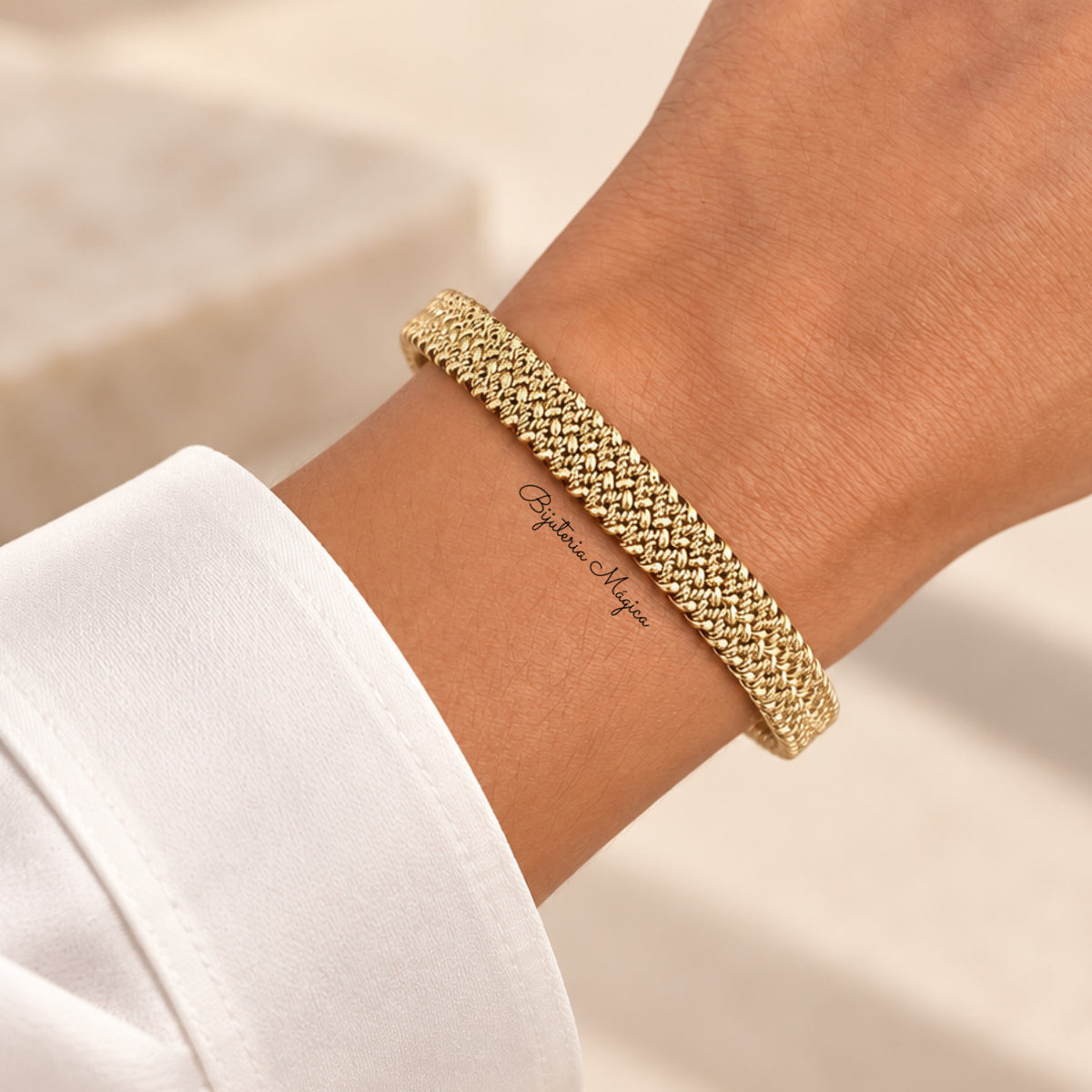 Pulseira Rígida Trama Dourada