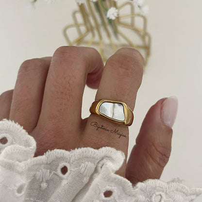 Adjustable Pearl Elegance Ring