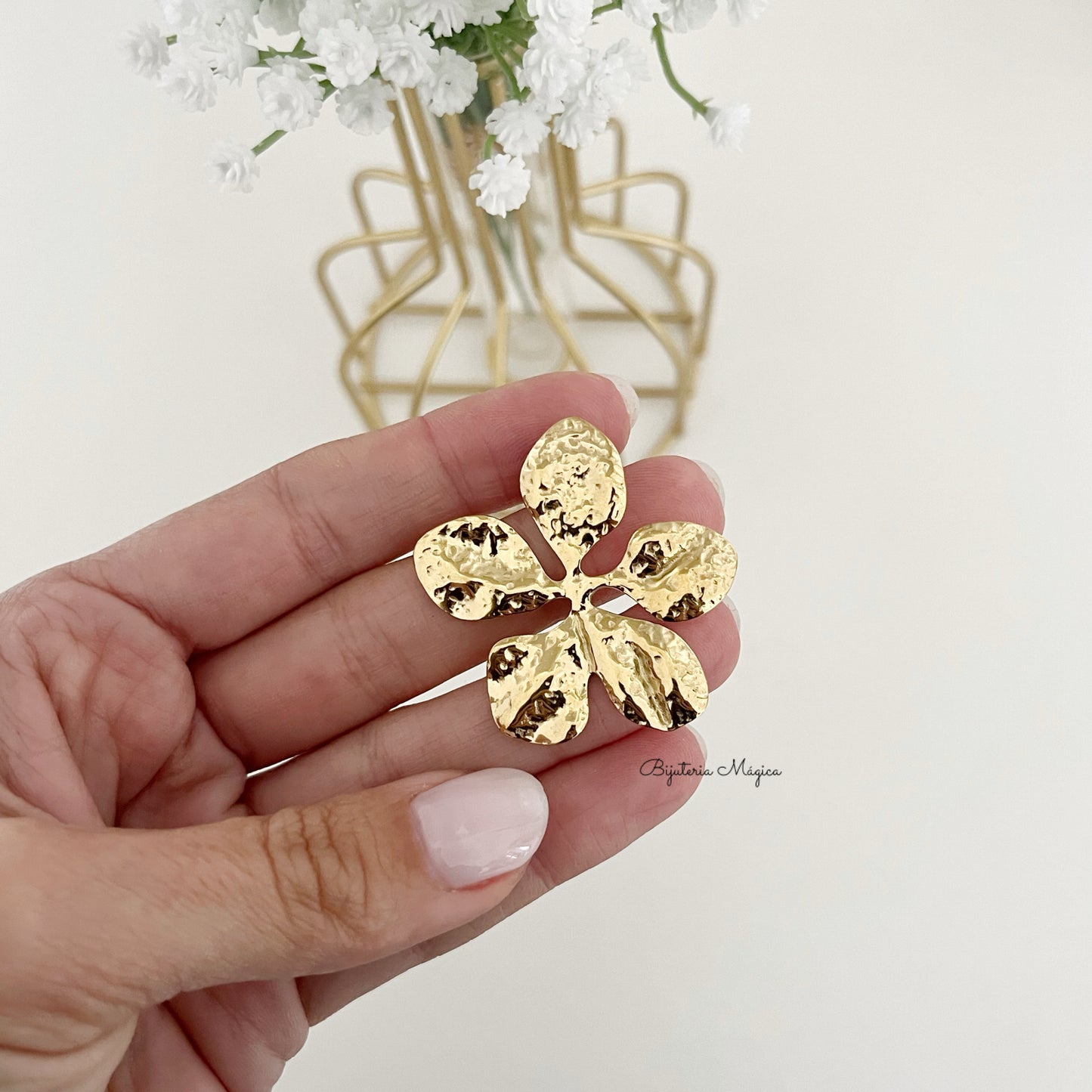 Brincos Flor Dourada em Aço