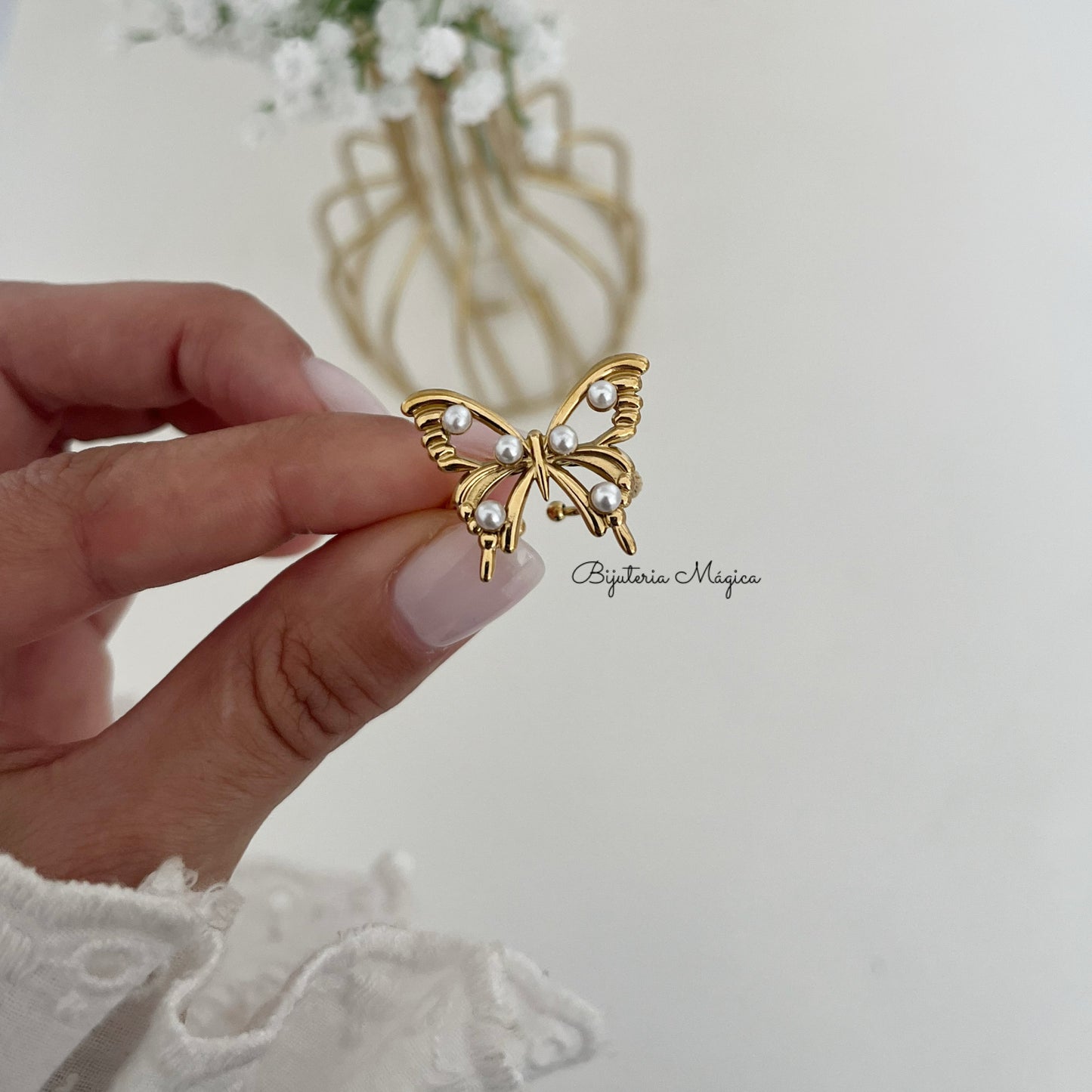 Anel Borboleta Pérolas Dourado Ajustável