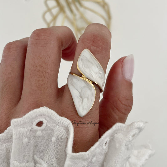 Anel Folhas Madrepérola Elegante