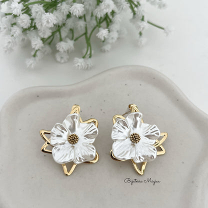 Brincos Elegance Flor com Estrela em Aço Inoxidável