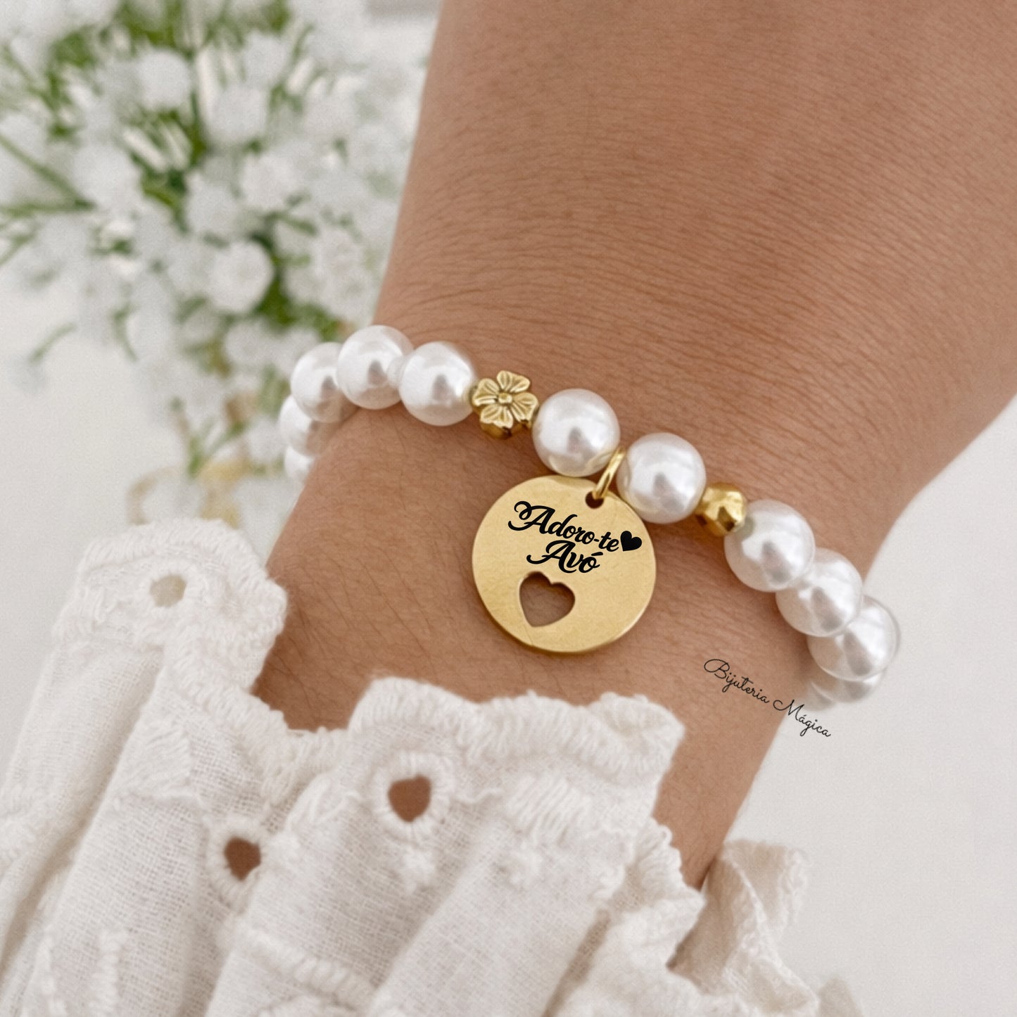 Pulseira Elástica de Pérolas com Medalha “Adoro-te Avó” em Aço Inoxidável