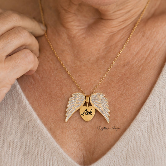 Colar Asas de Anjo com Coração Personalizado em Aço