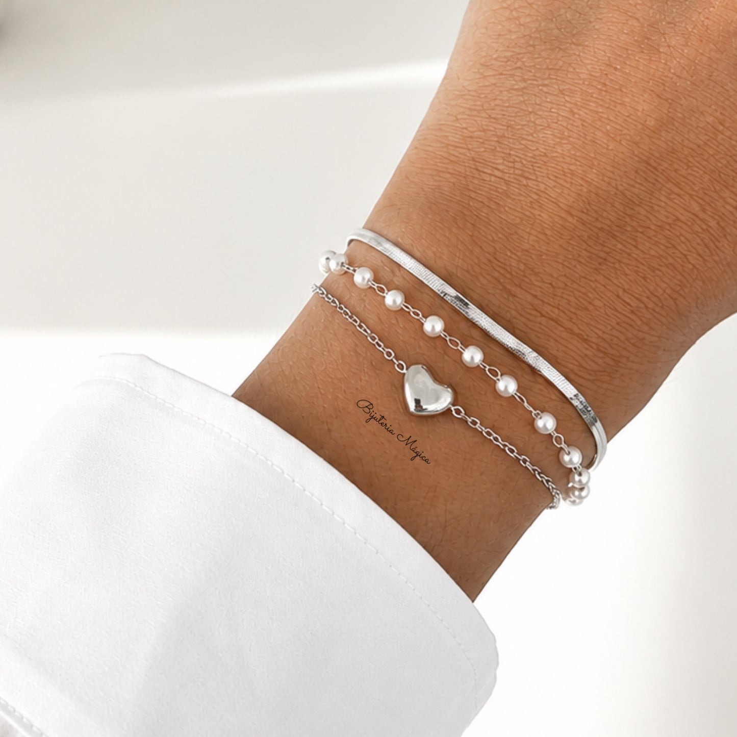 Pulseira Tripla Coração & Pérolas em Aço