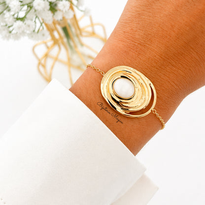 Pulseira Dourada Elegance com Pedra Central