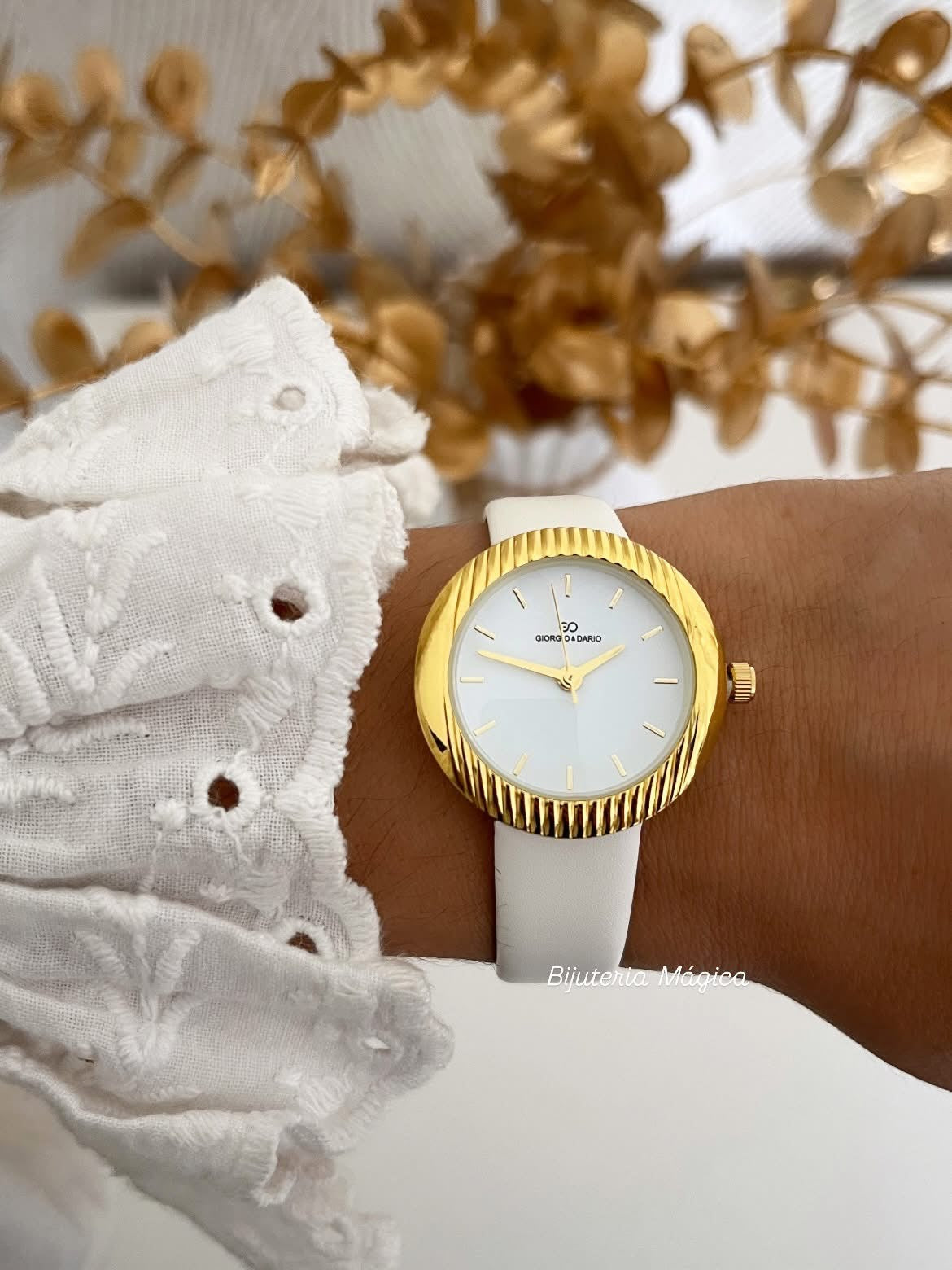 Relógio Dourado Aura Elegante