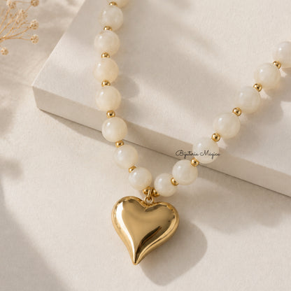 Colar Pérolas com Coração Dourado