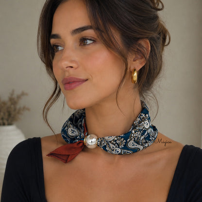Lenço Paisley com Pérola Magnética