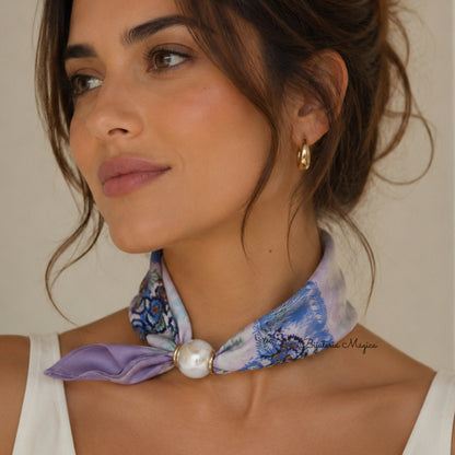 Lenço Floral com Pérola Magnética