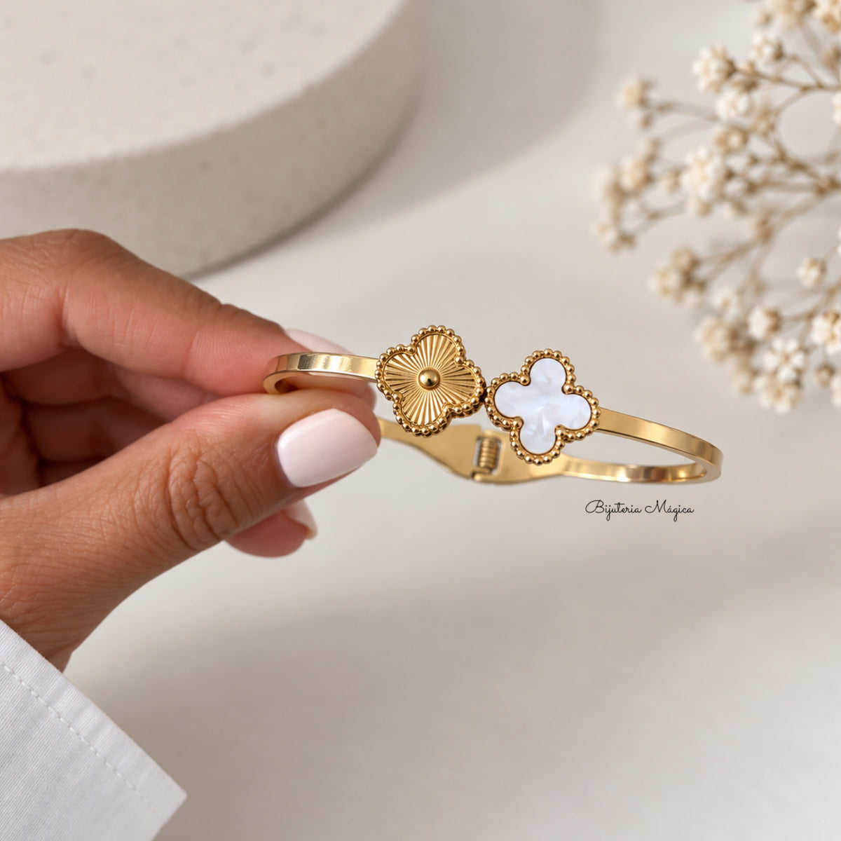 Pulseira Rígida Trevos