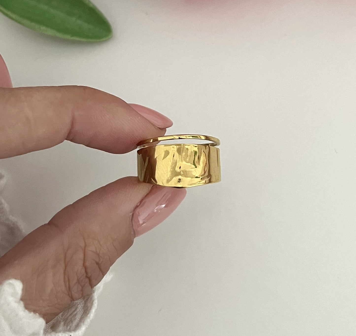 Anel Liso Dourado Largo