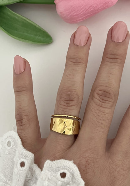 Anel Liso Dourado Largo